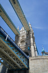Fototapeta na wymiar Tower Bridge vom Wasser aus