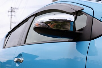 車のミラー、方向指示器