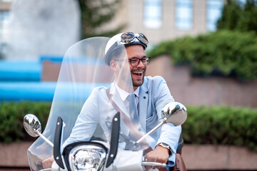 Naklejka premium Portrait of young businessman outdoors