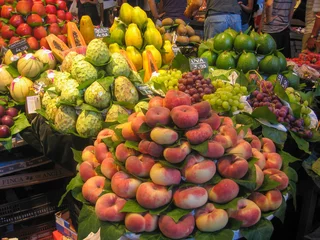 Fotobehang Fruit op de markt in Barcelona © Evi