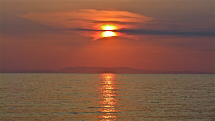 Fototapeta premium Himmel, Wolken, Blau, Orange, Rosa, Sonnenaufgang, Sonnenuntergang, Morgenstimmung, Abendstimmung, Morgen, Abend, Früh, Wetter, Flug, Stimmung, 