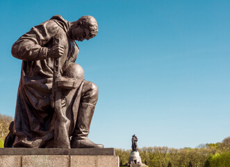 Berlin Treptower Park - Sowjet Monument