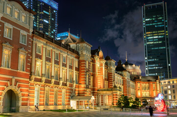 Fototapeta na wymiar 東京駅・丸の内駅舎の夜景