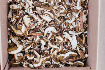 dried white mushrooms In a box diet dish vegetarian herbal medicine
