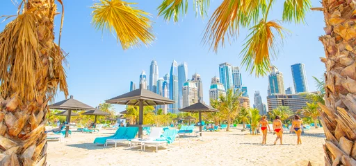 Crédence de cuisine en verre imprimé Dubai Jumeirah beach and Dubai city skyline, United Arab Emirates