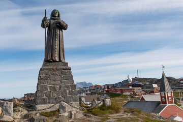 Fototapeta na wymiar Hans Egede Statue in Nuuk