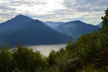 Fototapeta na wymiar Stunning mountain views around the Lago di Como in Northern Italy