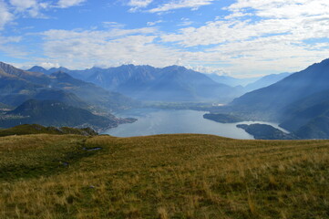 Obraz premium The beautiful landscape around the mountains of Lake Como in Lombardy in Northern Italy