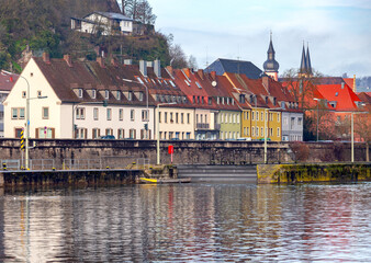 Obraz premium Wurzburg. City embankment in the early morning.