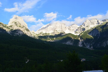 Fototapeta na wymiar The stunning mountain scenery in the Valbona Valley in Albania