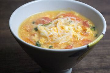 トマトと玉子のスープラーメン