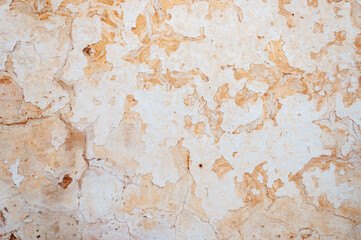 White and pink wall cracked