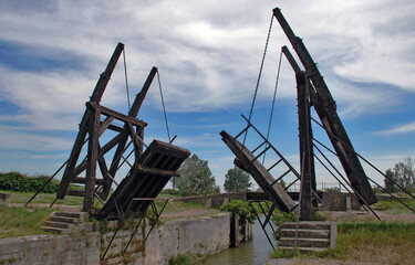 bridge painted of van gogh