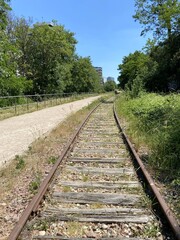 Voie de chemin de fer, coulée verte à Paris
