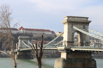 Obraz premium Budapest is the capital and the most populous city of Hungary, and the ninth-largest city in the European Union by population within city limits.