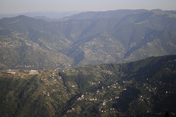 Obraz premium Hıdırnebi Plateau located in the town of Akçaabat, 1450 - 1500 m at its height, its natural beauty, is one of the most important holiday towns and accommodation sought and preferred in the Black Sea.