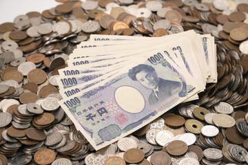日本円の千円札と貨幣の集合写真