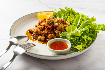Chicken thai wrap salad recipe with chili sauce 