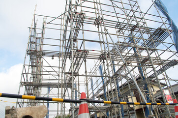 建設現場　足場