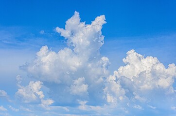 夏の爽やかな入道雲