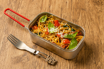 ドライトマトとバジルのパスタ　Dried tomato and basil pasta