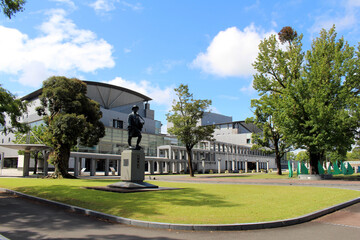 Fototapeta premium Statue and building around Miyazakiken Sogobunka Park