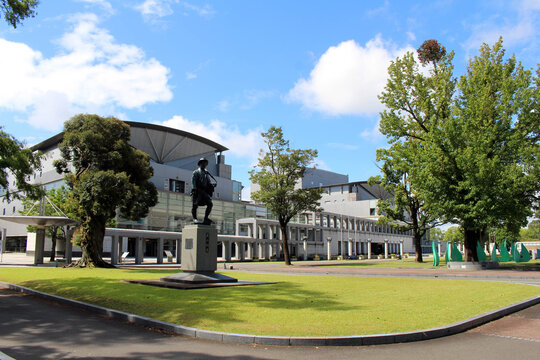 Statue and building around Miyazakiken Sogobunka Park