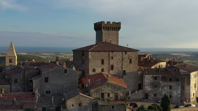 veduta aerea dell'esclusivo borgo di Capalbio, Toscana, Italia.