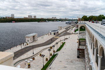 Вид на набережную с Речного вокзала в Москве. Канал им. Москвы.