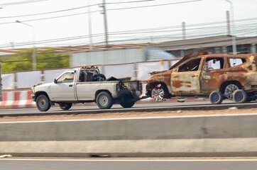 Naklejka premium An emergency towing vehicle to move a vehicle experiencing traffic problems.