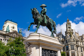 Obraz premium Monument to Pedro IV at the Liberdade Square in Porto, Portugal