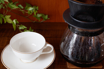 コーヒータイム、入れたてのコーヒーで休憩