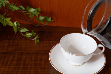 コーヒータイム、入れたてのコーヒーで休憩