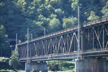 Doppelstockbrücke über die Mosel zwischen Alf und Bullay