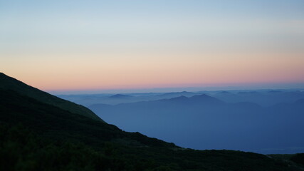 Fototapeta na wymiar 伯耆大山山頂からの風景　朝