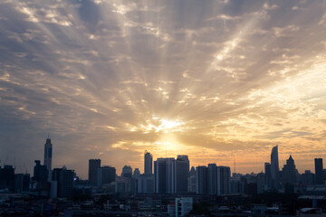 Fototapeta na wymiar Beam light.The sky before sunrise at Bangkok.