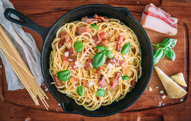 Spaghetti alla Carbonara - 377701307