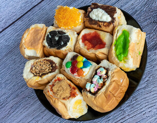 Thai Grilled and Toasted Bread Buns 