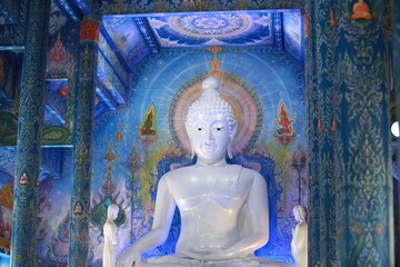 Obraz premium Wat Rong Seua Ten or so called blue temple