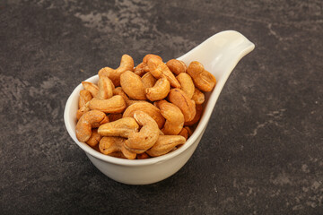 Cashew heap in the bowl