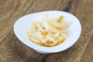 Coconut dry chips in the bowl