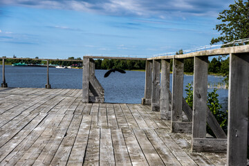 Obraz premium rural scenery with gray wooden pier on island