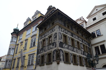 Fototapeta na wymiar old houses in the city
