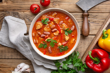 Red kidney bean stew with pork, tomato and bell pepper