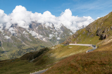 Fototapeta na wymiar Mountains in Austria seen from the Grossglockner Hochalpenstrasse