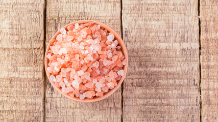 Himalayan pink salt in bowl on the table