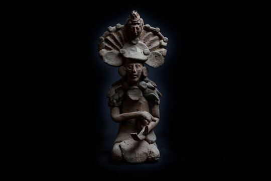 Antigua reproducci&oacute;n o copia  de escultura maya peque&ntilde;a de la isla de Jaina, M&eacute;xico 