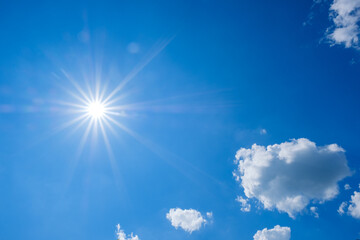 Naklejka na ściany i meble 【写真素材】 真夏の青空と太陽　背景素材　8月　コピースペース　