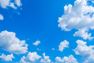 【写真素材】 夏の青空　入道雲　背景素材　8月　コピースペース