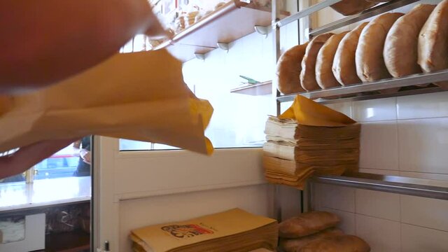 pane casereccio, panettiere